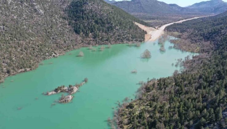 Antalya-Konya karayolunda son durum dron ile görüntülendi: 4 kilometrelik kısım sular altında