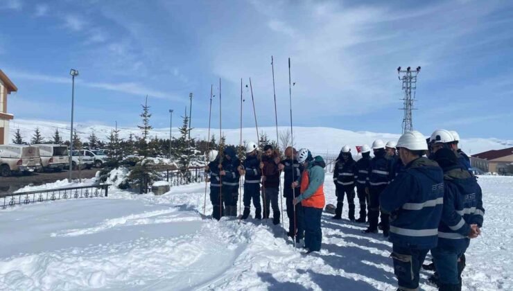 Aras Elektrik’ten zorlu doğa koşullarına karşı çığ eğitimi