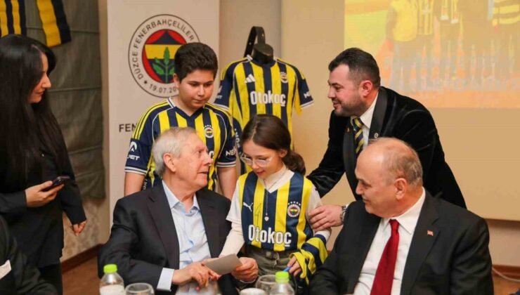 Aziz Yıldırım iftarını Düzce Fenerbahçeliler ile yaptı