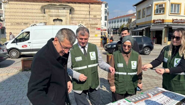 Babaeski’de Yeşilay bilgilendirme standı kuruldu