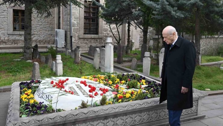 Bahçeli’den merhum Muhsin Yazıcıoğlu’nun kabrine ziyaret