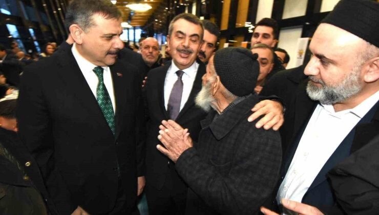 Bakan Çiftçi ve Bakan Tekin, Erzurum’da 4 bin kişiyle iftarda buluştu