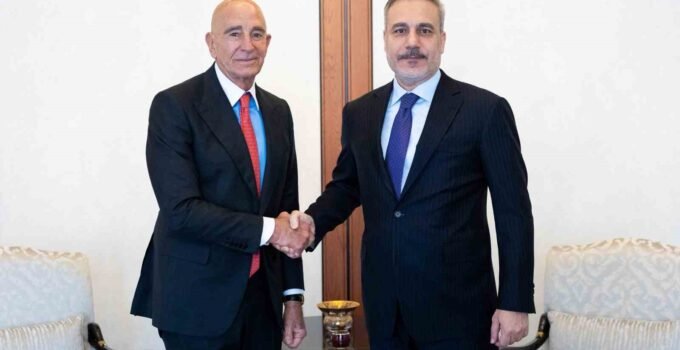 Bakan Fidan, ABD’nin Suriye Temsilcisi Barrack’ı kabul etti