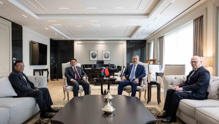 Bakan Fidan, Bangladeş Dışişleri Bakanı Rahman ile bir araya geldi