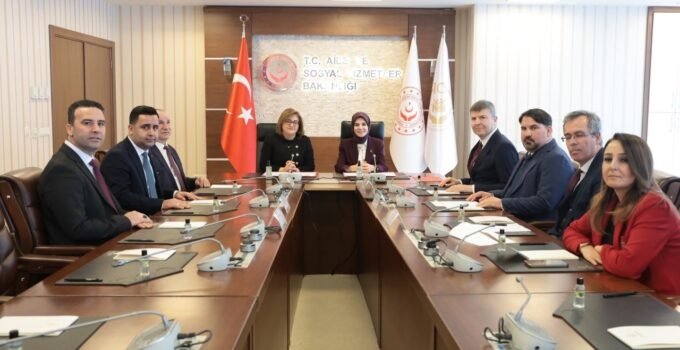 Bakan Göktaş: “Büyüklerimizin refahını ve sosyal hayata katılımını artıracak çalışmaları yaygınlaştırıyoruz”