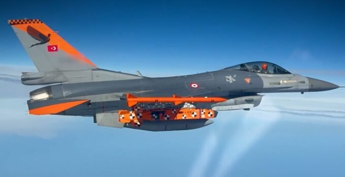 Bakan Kacır: “Milli seyir füzemiz SOMJ, canlı harp başlığıyla gerçekleştirilen son atış testinde hedefini tam isabetle vurdu”