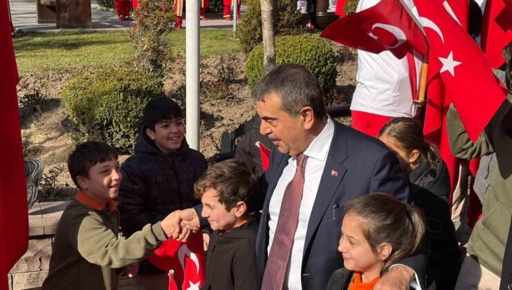 Bakan Tekin: “Bağımsızlığımız, bayrağımız ve ezanımız ilelebet varlığını sürdürecektir”