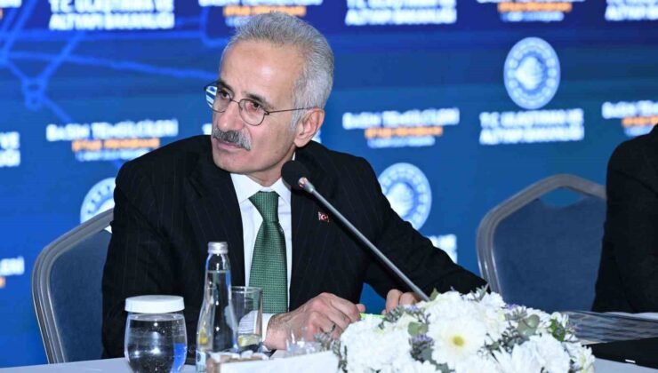 Bakan Uraloğlu: “800 tane geminin hala Hürmüz Boğazı’nda olduğunu söyleyebilirim”