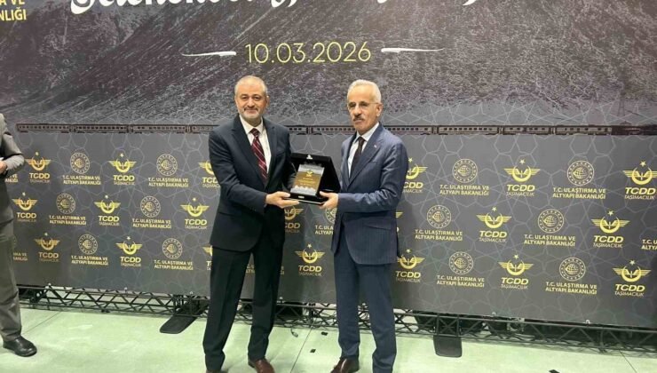 Bakan Uraloğlu: “Avrupa’nın 6’ncı, dünyanın 8’inci yüksek hızlı tren işletmecisi konumuna yükseldik”