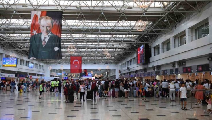 Bakan Uraloğlu: “Bayramda iç hatlarda 867 ilave sefer planladık”