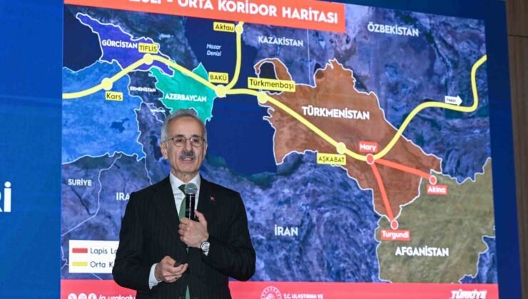 Bakan Uraloğlu: “Gerek otoyollarda gerekse de bir kısım yollarda artık ağır bakımlar da yapmaya başladık”