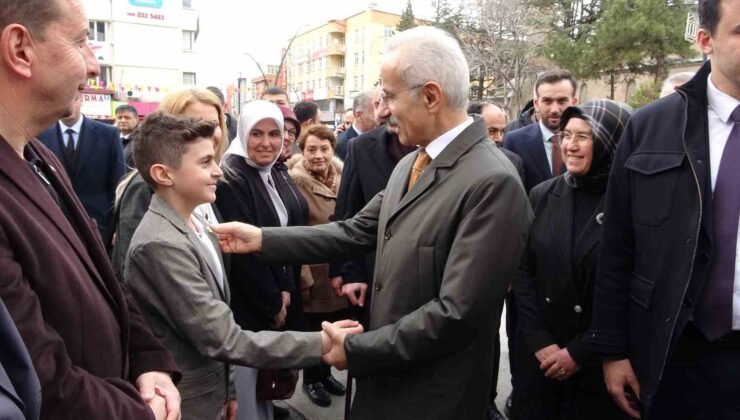 Bakan Uraloğlu: “Isparta’mızda Dereboğazı yolu gündemimizde ve bir mesafe kat ettikten sonra çalışmaların devamını ileride sürdüreceğiz”