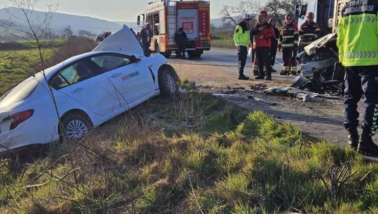 Balıkesir’de trafik kazası: 1 ölü, 2 yaralı