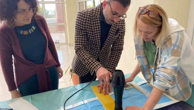 Balıkesir’de üniversiteliler bal mumu etkinliği düzenledi