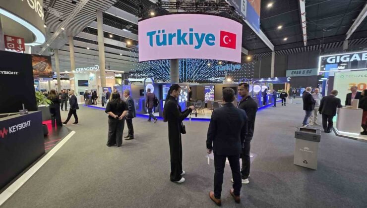 Barselona’da yapay zekalı “metal yaka” sahaya iniyor