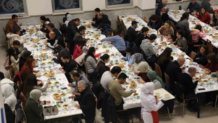 BARÜ ailesi geleneksel iftar programında buluştu