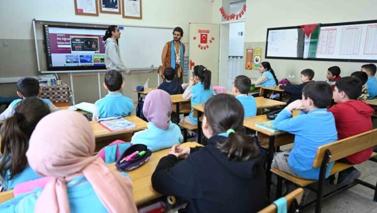 Başkan Altay: “31 ilçede 165 bin öğrencimize tasarruf ve milli teknoloji hamlesi bilinci kazandırıyoruz”