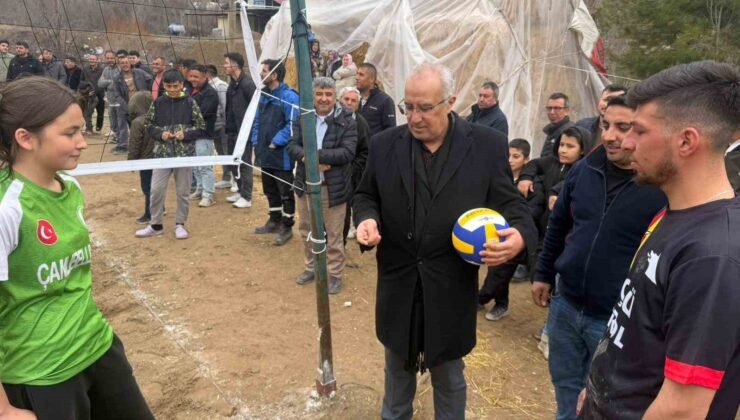 Başkan Arslan, Çamlıbel’de Voleybol Turnuvasına katıldı
