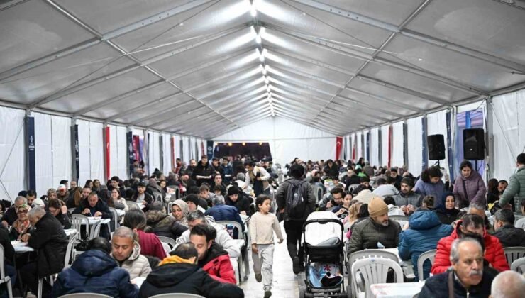 Başkan Çerçioğlu, vatandaşlarla iftar sofrasında bir araya geldi