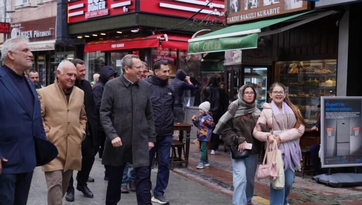 Başkan Ergin bayramda esnaf ve vatandaşlarla buluştu