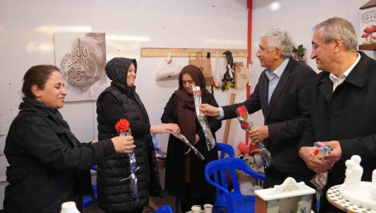 Başkan Hallaç’tan Ramazan Çarşısı’nda kadınlara anlamlı sürpriz