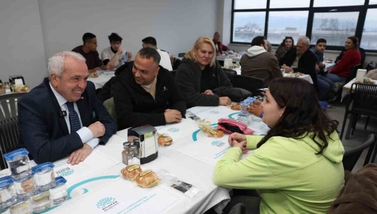 Başkan Şadi Özdemir, vatandaşlarla iftarda buluştu