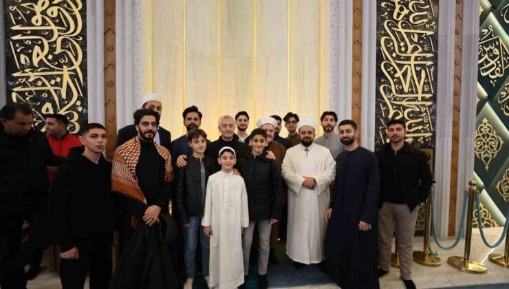 Başkan Tahmazoğlu, vatandaşlarla bayramlaştı