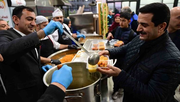 Başkan Taşkın vatandaşlarla iftar sofrasında buluştu