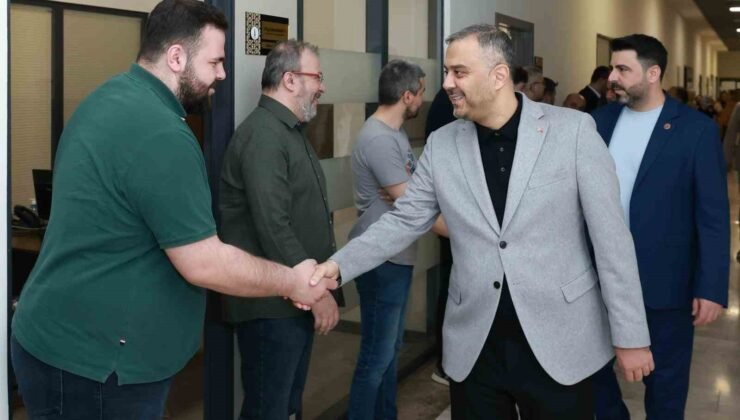 Başkan Toptaş belediye personeliyle bayramlaştı