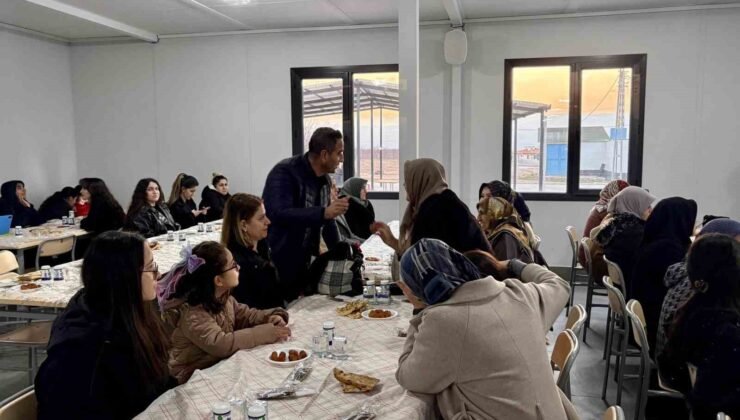 Başkan Ulutaş, iftarda vatandaşlarla bir araya geldi