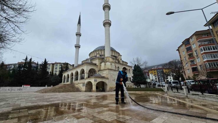 Battalgazi’de bayram öncesi cami ve mezarlıklar temizleniyor