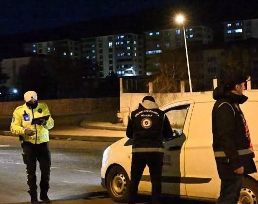 Bayburt polisi huzur ve güven için denetimlerini sürdürüyor