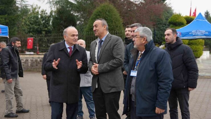 Bayram arifesinde şehir mezarlığında Kur’an tilaveti