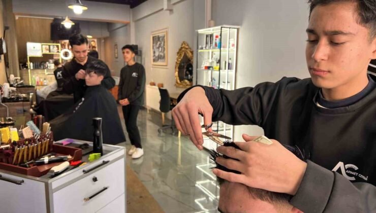 Bayram öncesi berber esnafının yoğunluğu başladı