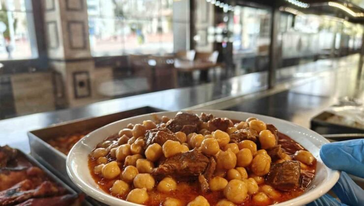 Bayram sofrasının geleneksel lezzeti: Etli nohut yahnisi