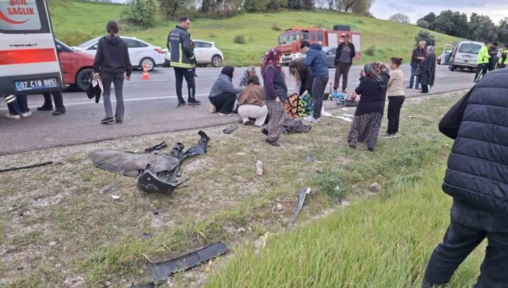 Bayram yolunda feci kaza: Otomobiller kafa kafaya çarpıştı, 7 kişi yaralandı