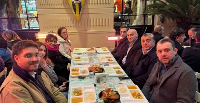 Beyoğlu Fenerbahçeliler Derneği, sokak iftarlarına devam ediyor