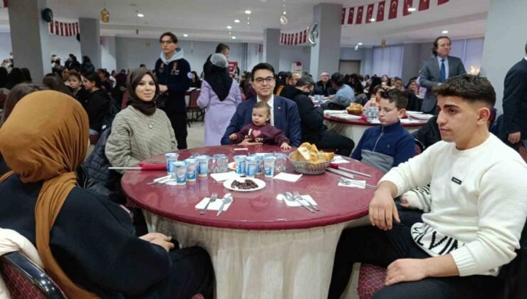 Bilecik’te 400 öğrenciyle dayanışma sofrası kuruldu