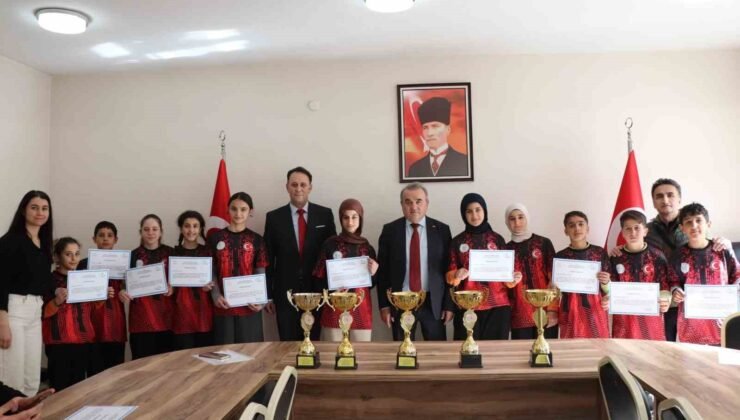 Bilecik’te ‘Floor Curling’ başarı belgeleri sahiplerini buldu