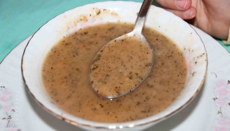 Bilecik’te Ramazan ayının vazgeçilmesi ısırgan otlu tarhana çorbası