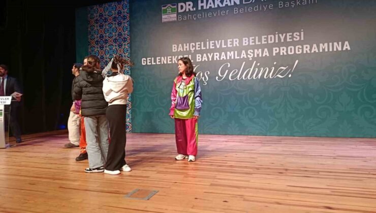 Binali Yıldırım: “Türkiye silah sanayisiyle, ekonomisiyle, her şeyden önce vatan sevgisiyle hercümerç olmuş bir milletin ülkesidir”