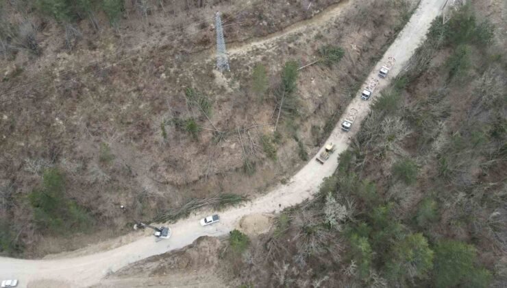 Binlerce kişinin ziyaret ettiği Valla Kanyonu ve Ilıca Şelalesi’nin yolu bayrama hazır hale getirildi