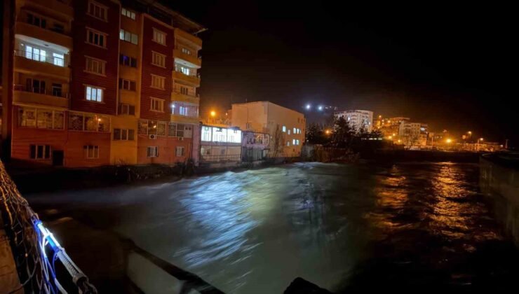 Bitlis Çayının su seviyesi arttı, Baykan’da tedbir alındı