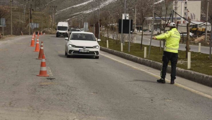 Bitlis’te bayram öncesi sıkı trafik denetimi
