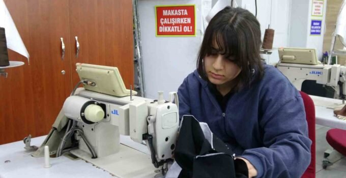 Bu okulda geleceğin modacıları yetişiyor