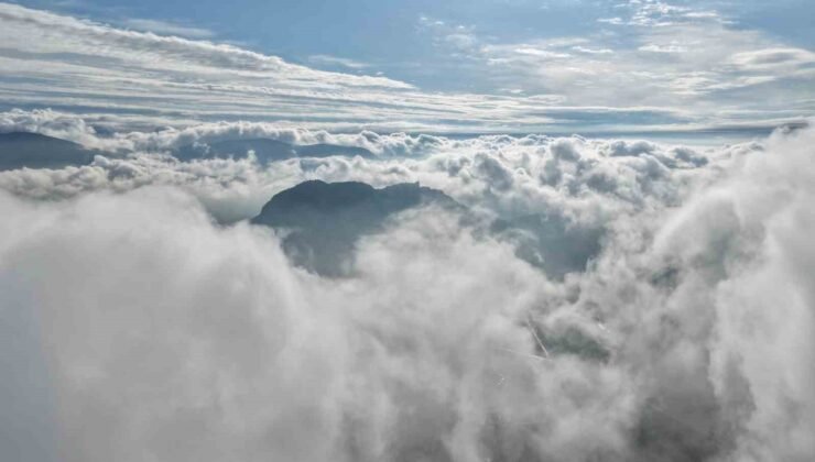 Bulutlar Kozan Kalesi’nde dans etti, ortaya masalsı görüntüler çıktı