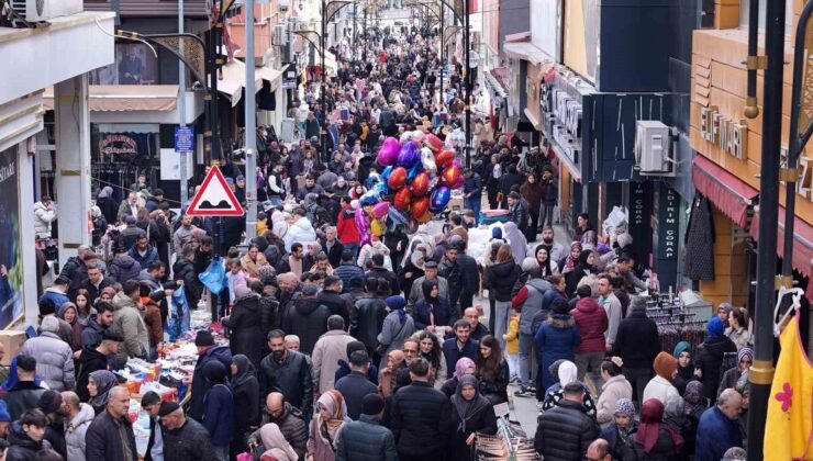 Burası ne Beyoğlu ne de Taksim: Sivas’ta cadde ve sokaklar doldu taştı