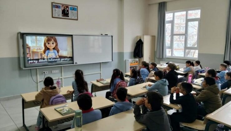 Burhaniye’de okullarda Finansal Okuryazarlık dersi