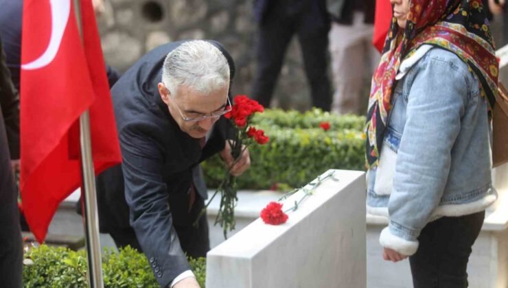 Bursa protokolünden Pınarbaşı Şehitliği’ne anlamlı ziyaret