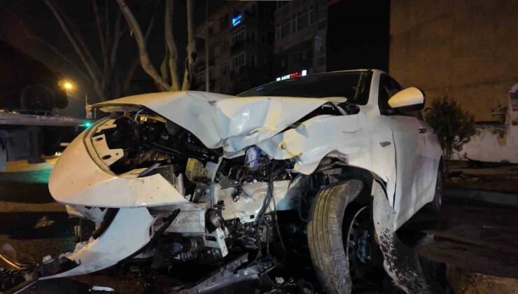 Caddebostan’da makas atan sürücü lüks araca çarpıp kaçtı